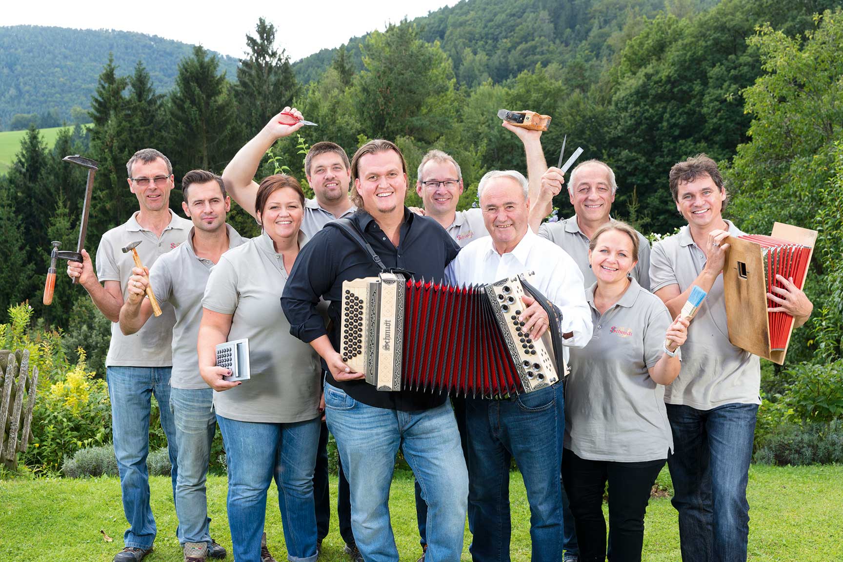 Die Mitarbeiter von Harmonika Schmidt Die Mitarbeiter von Harmonika Schmidt