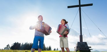 Steirische Harmonikas für Groß und Klein von Harmonikaerzeugung Schmidt