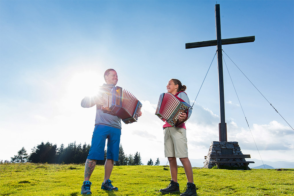 Steirische Harmonikas für Groß und Klein von Harmonikaerzeugung Schmidt